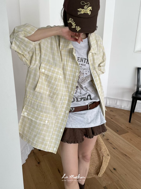 多口袋淡色格紋外套